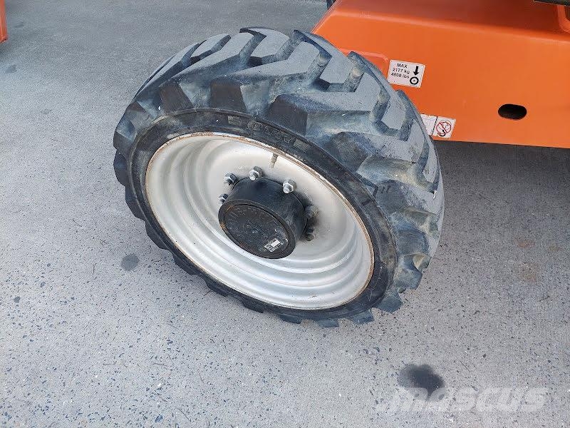 JLG 340AJ رافعات سلة مفصلية
