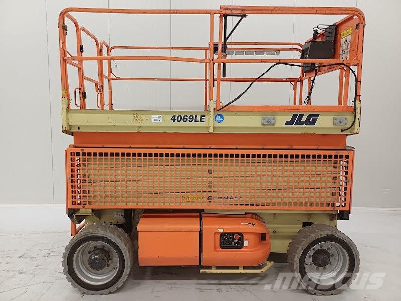 JLG 4069LE Šķerveida pacēlāji