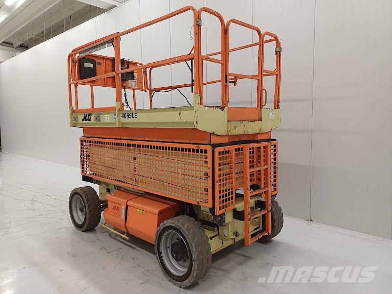 JLG 4069LE Šķerveida pacēlāji