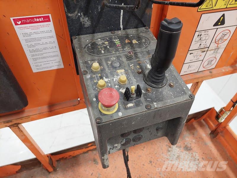 JLG 4069LE رافعات مقصية الشكل