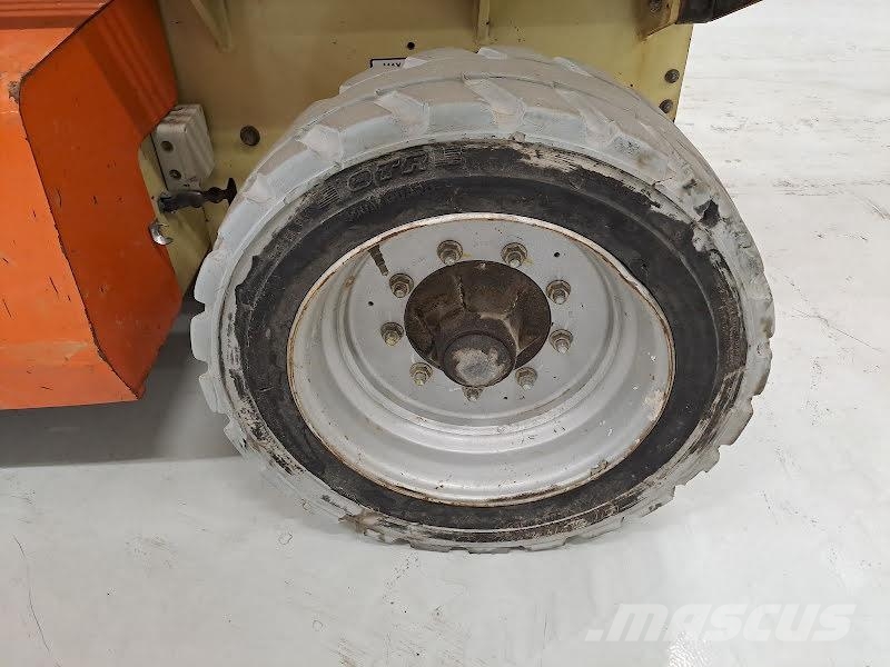 JLG 4069LE Šķerveida pacēlāji