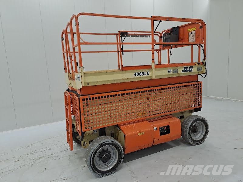 JLG 4069LE Šķerveida pacēlāji