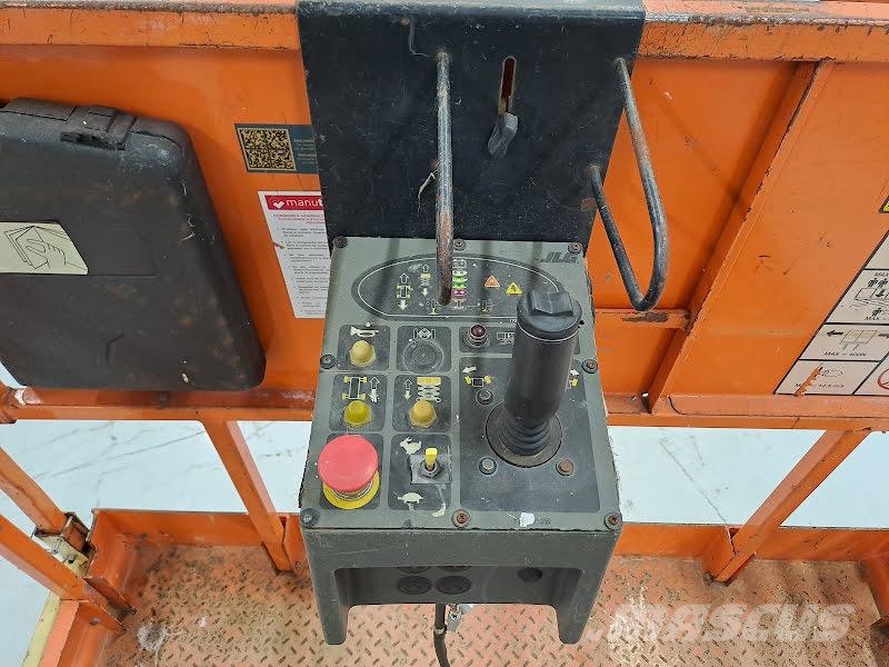 JLG 4069LE Šķerveida pacēlāji
