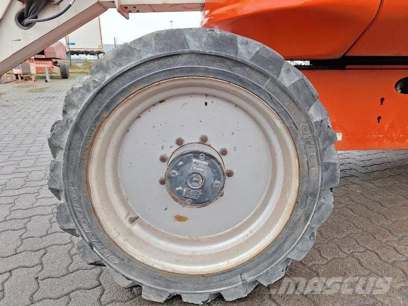 JLG 600AJ Piattaforme a braccio articolato