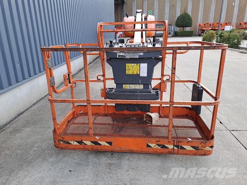 JLG 660SJ 견인식 전동이동 리프트