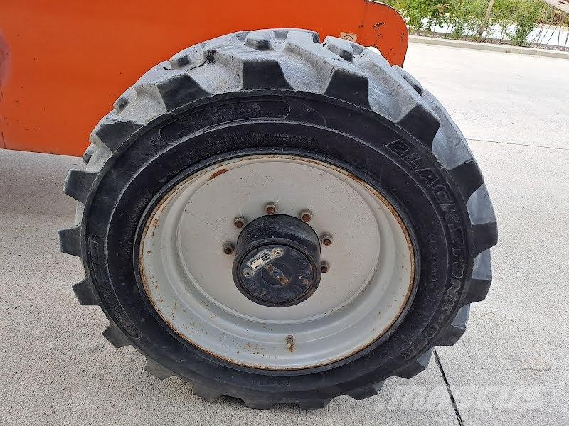 JLG 660SJ 견인식 전동이동 리프트