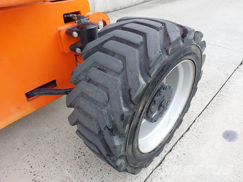 JLG 800AJ 관절형 전동이동 리프트