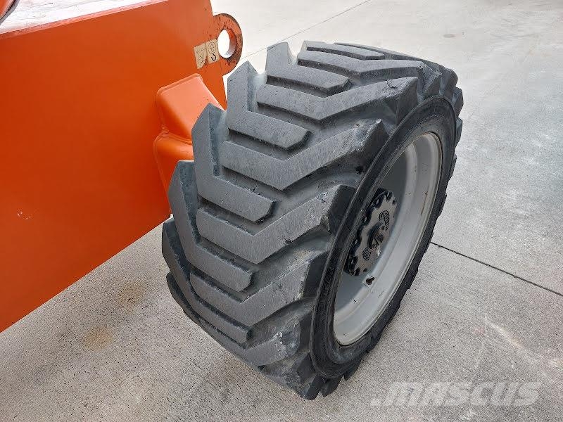 JLG 800AJ 관절형 전동이동 리프트