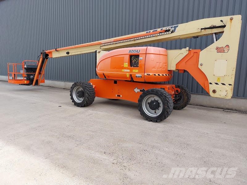 JLG 800AJ 관절형 전동이동 리프트