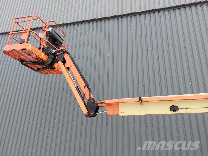 JLG 800AJ 관절형 전동이동 리프트