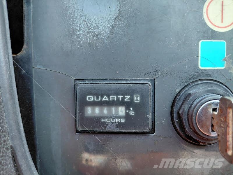 JLG 800AJ Strēles pacēlāji
