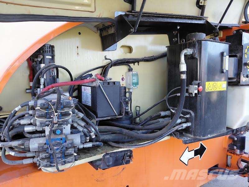 JLG 800AJ Strēles pacēlāji