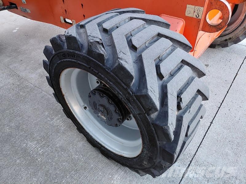 JLG 800AJ Strēles pacēlāji