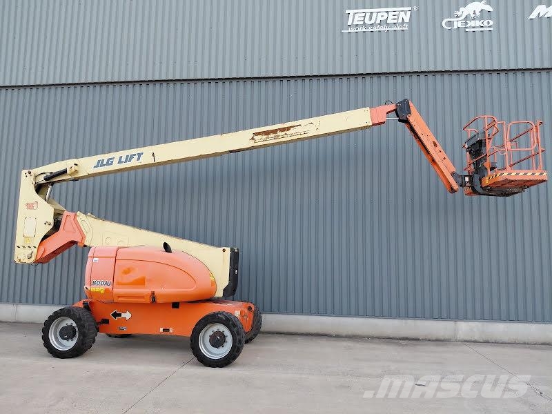 JLG 800AJ Iseliikuvad poomtõstukid