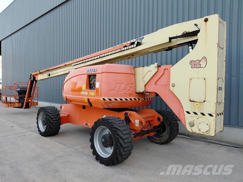 JLG 800AJ Iseliikuvad poomtõstukid