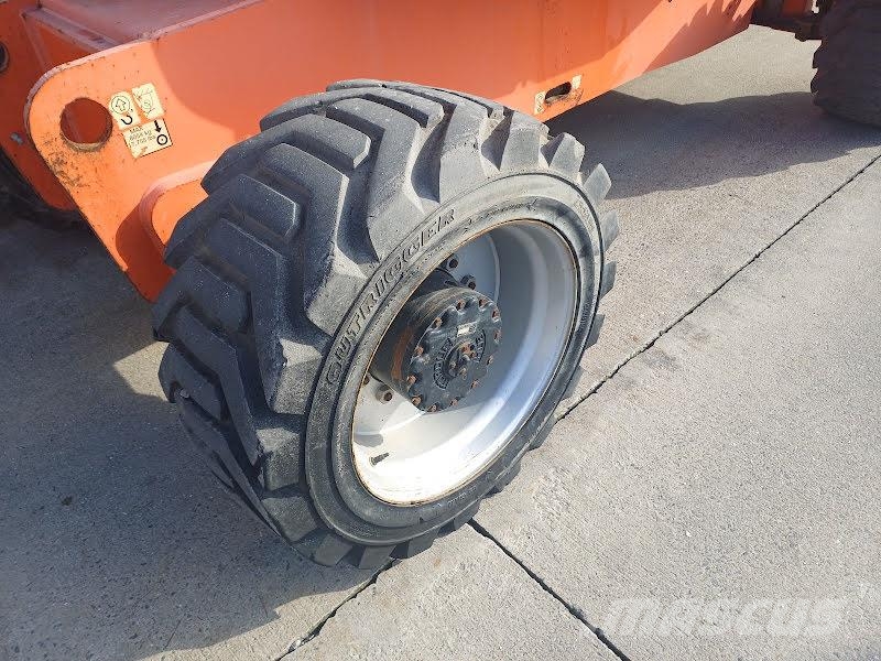 JLG 800AJ Zglobne podizne platforme
