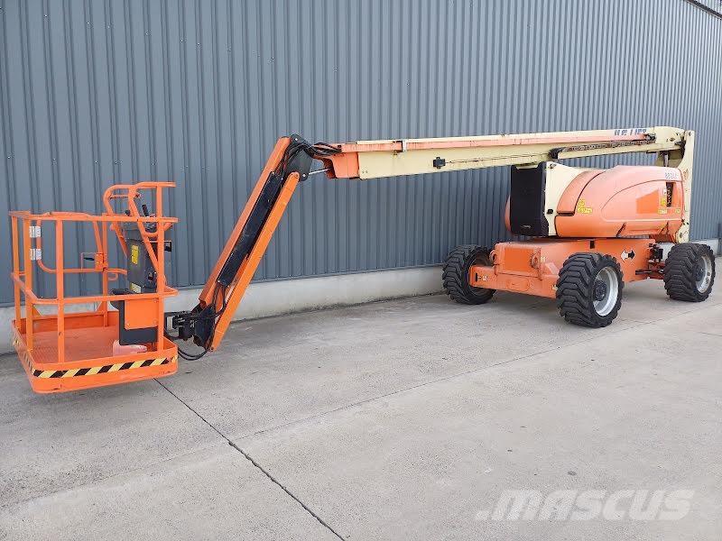 JLG 800AJ Strēles pacēlāji