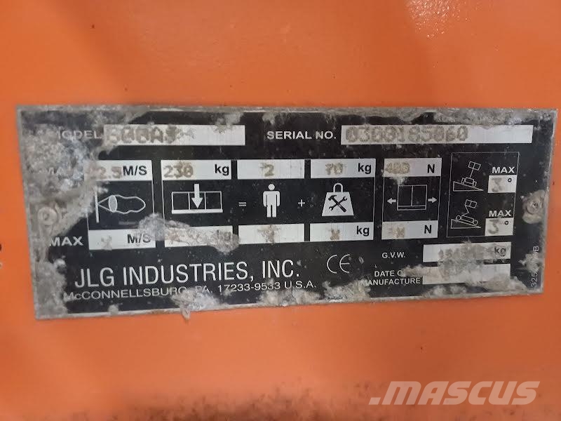 JLG 800AJ Strēles pacēlāji