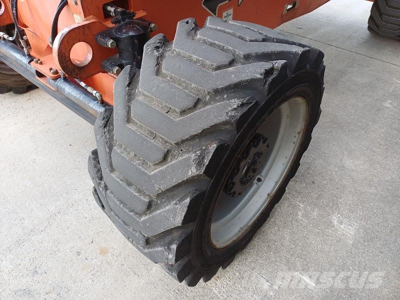 JLG 800AJ Strēles pacēlāji