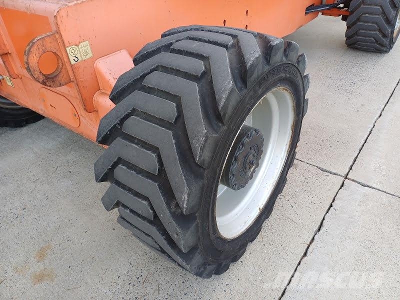 JLG 800AJ Strēles pacēlāji