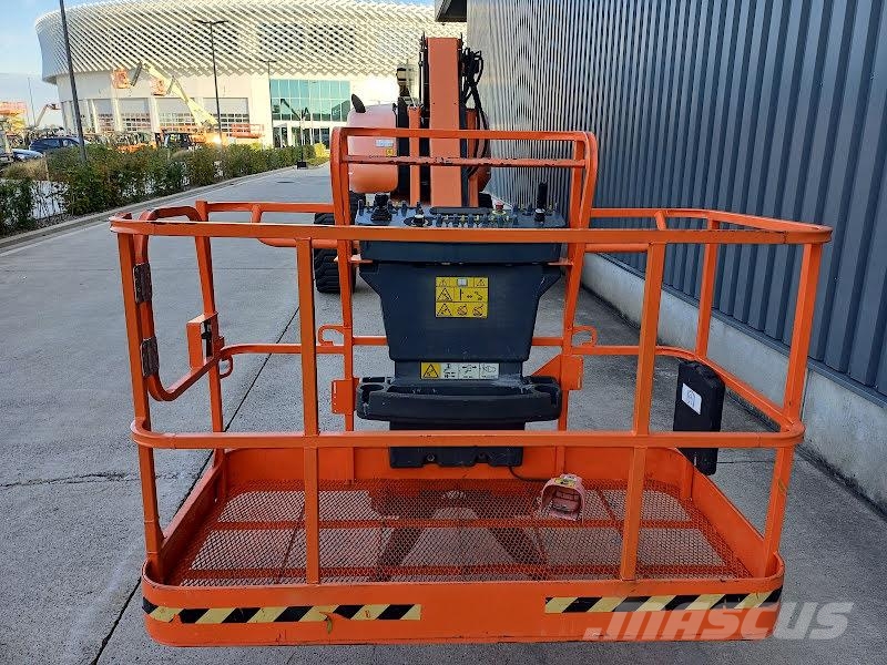 JLG 800AJ Strēles pacēlāji