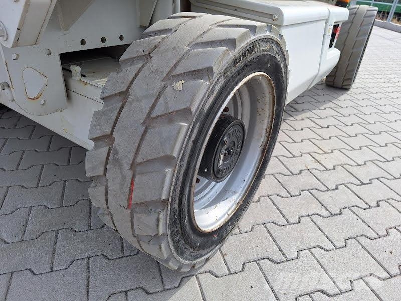 JLG M3369 Schaarhoogwerkers