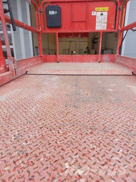 JLG M4069 Saksilavat