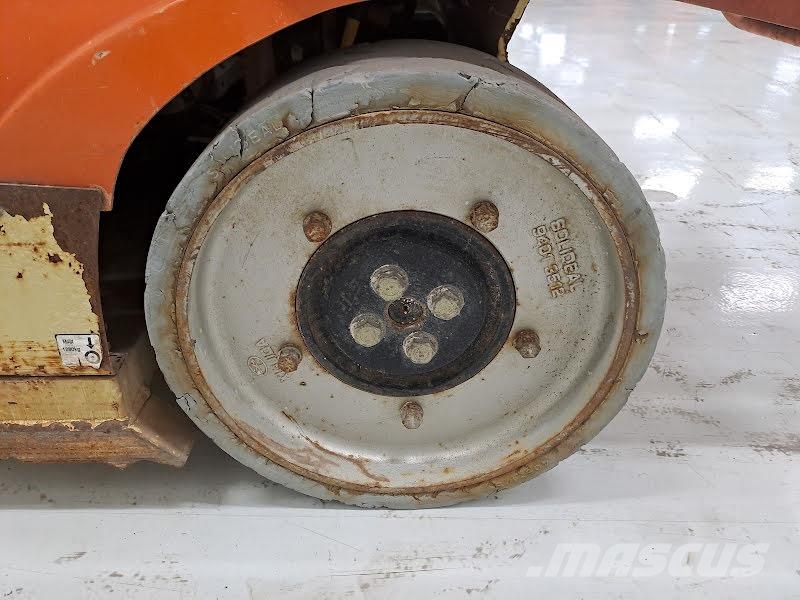 JLG TOUCAN 8E Personenliften en invalideliften