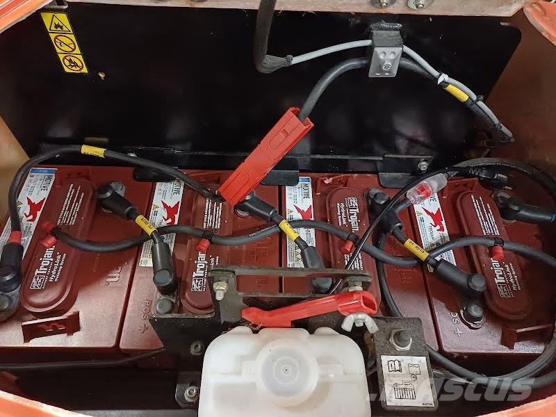 JLG TOUCAN 8E رافعات السارية الرأسية