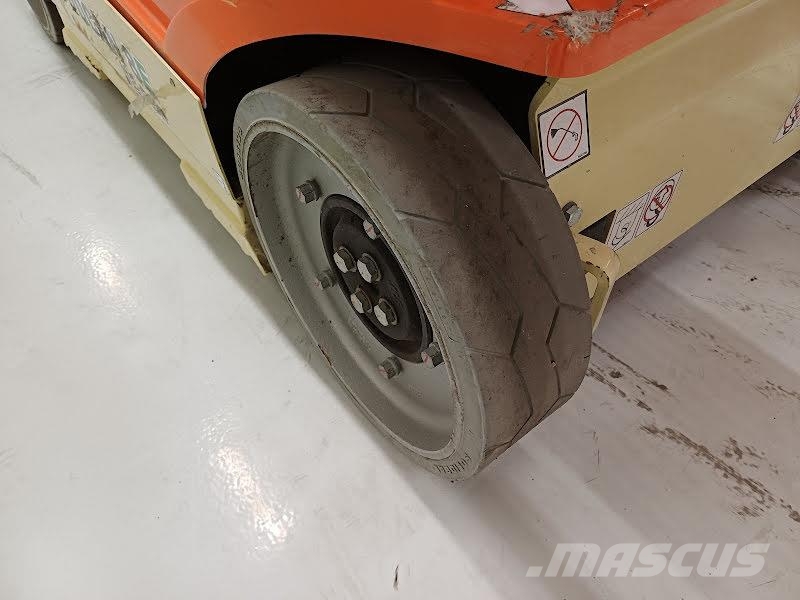 JLG TOUCAN 8E رافعات السارية الرأسية