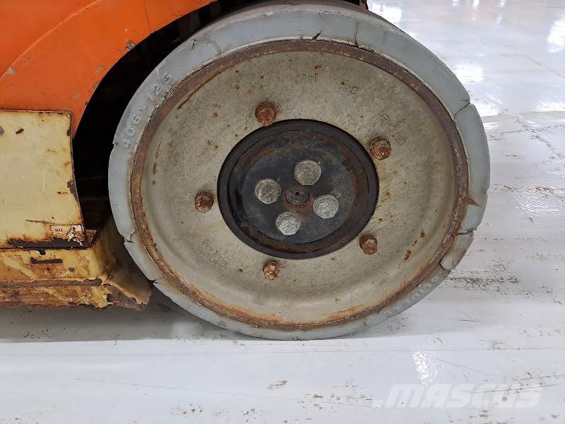JLG TOUCAN 8E رافعات السارية الرأسية