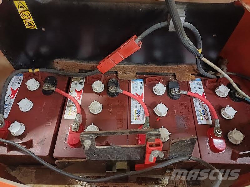 JLG TOUCAN 8E Vertikaalsed mast tõstukid