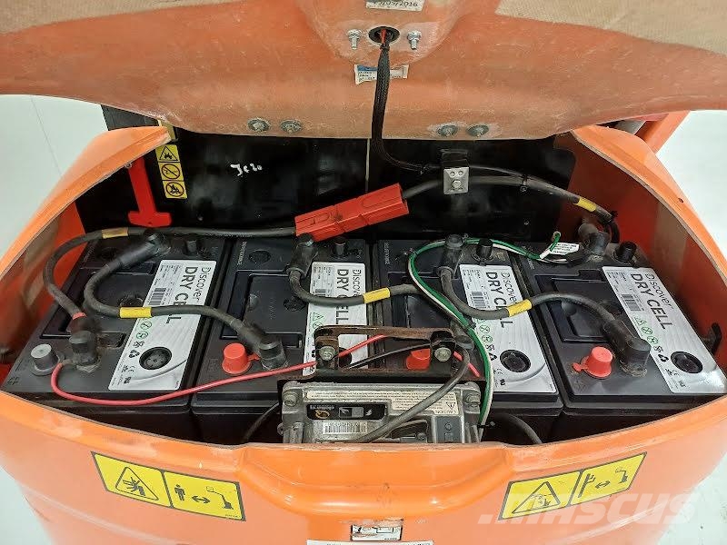 JLG TOUCAN 8E Вертикальные мачтовые подъемники