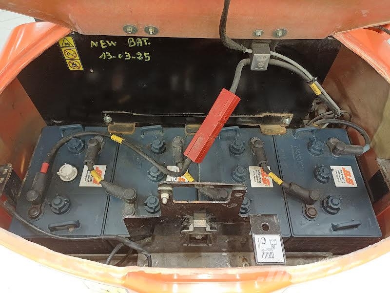 JLG TOUCAN 8E 客货电梯