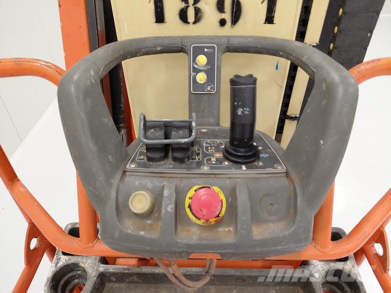 JLG TOUCAN 8E رافعات السارية الرأسية