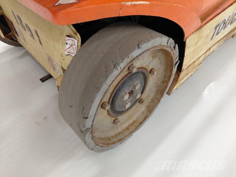 JLG TOUCAN 8E رافعات السارية الرأسية