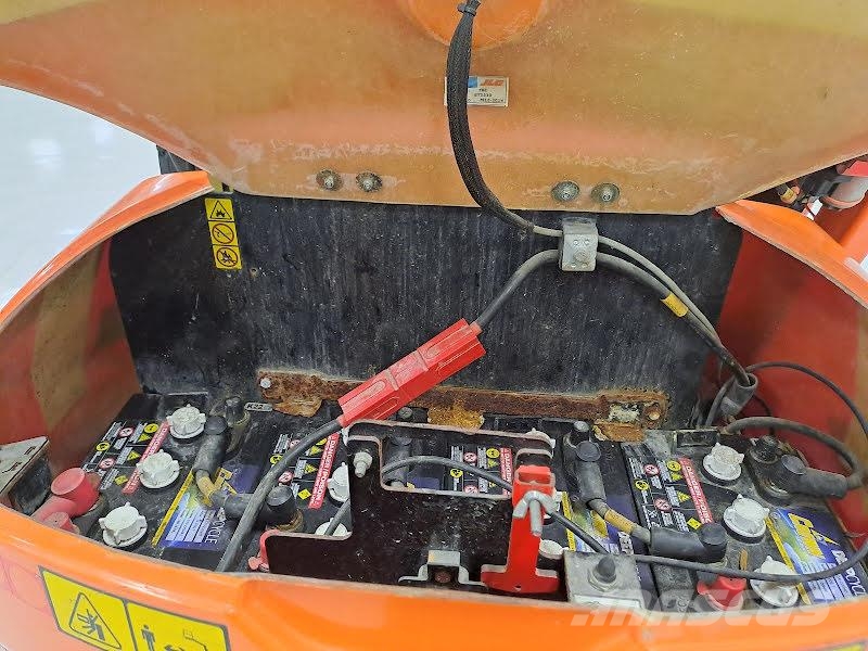JLG TOUCAN 8E Personenliften en invalideliften