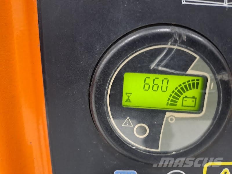 JLG TOUCAN 8E رافعات السارية الرأسية