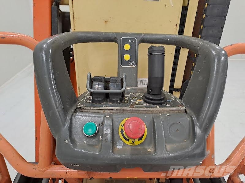 JLG TOUCAN 8E رافعات السارية الرأسية