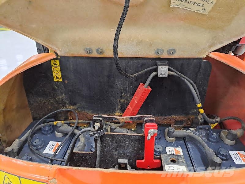 JLG TOUCAN 8E رافعات السارية الرأسية