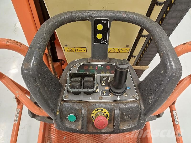 JLG TOUCAN 8E Vertikaalsed mast tõstukid
