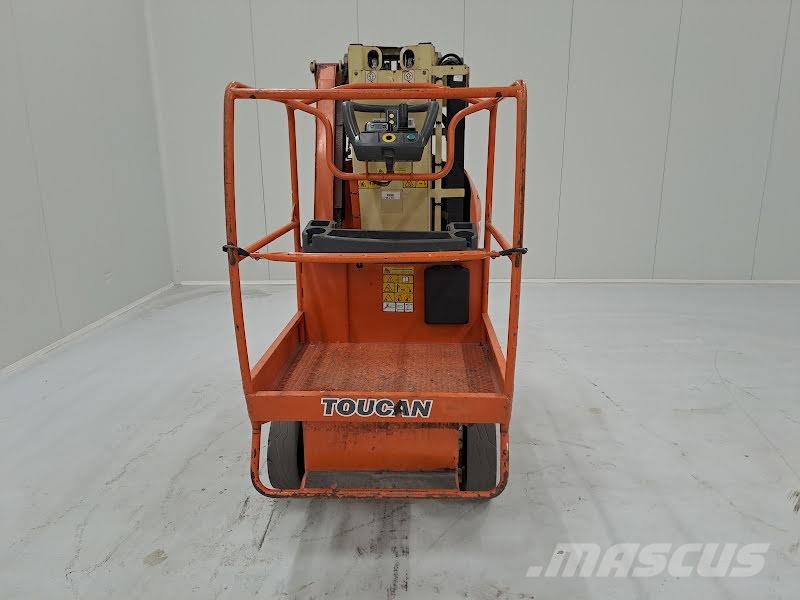 JLG TOUCAN 8E 인원/화물 앨리베이터