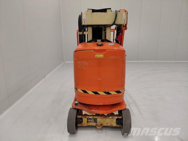 JLG TOUCAN 8E Vertikālie pacēlāji