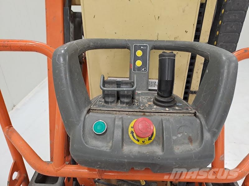 JLG TOUCAN 8E رافعات السارية الرأسية