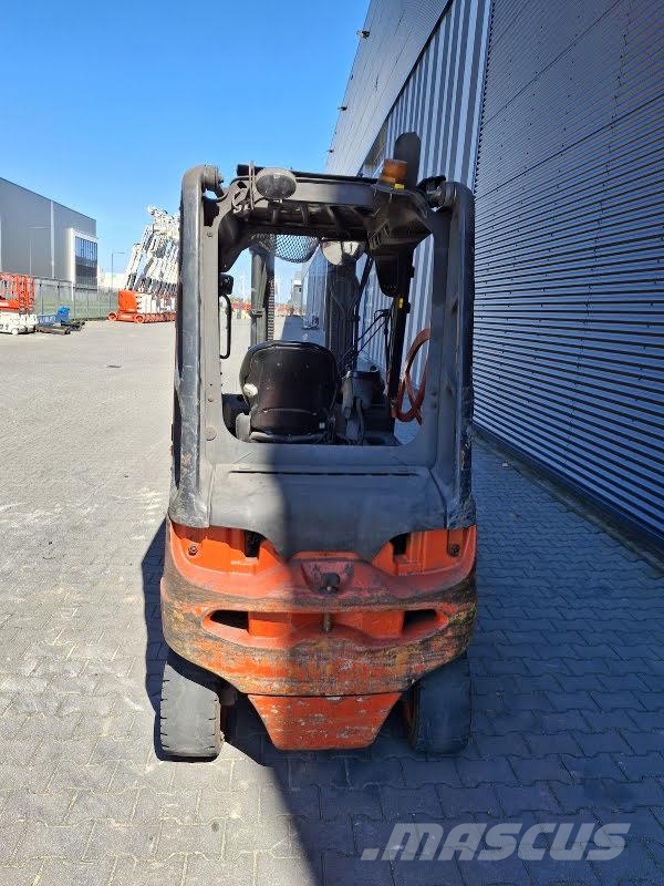 Linde E30L Electric forklifts