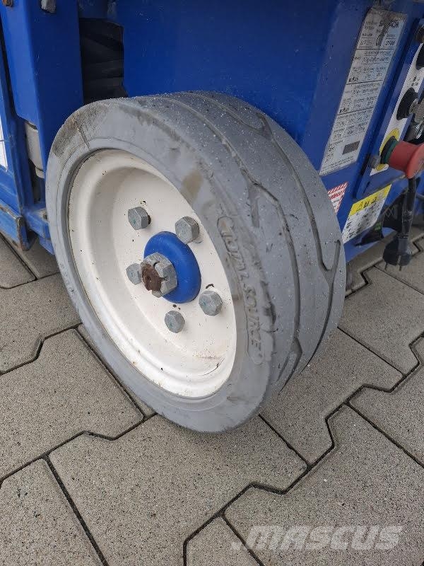 SkyJack SJIII 3219 Šķerveida pacēlāji