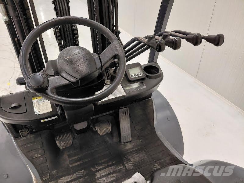 Toyota 02-8FDF30 Дизельные погрузчики