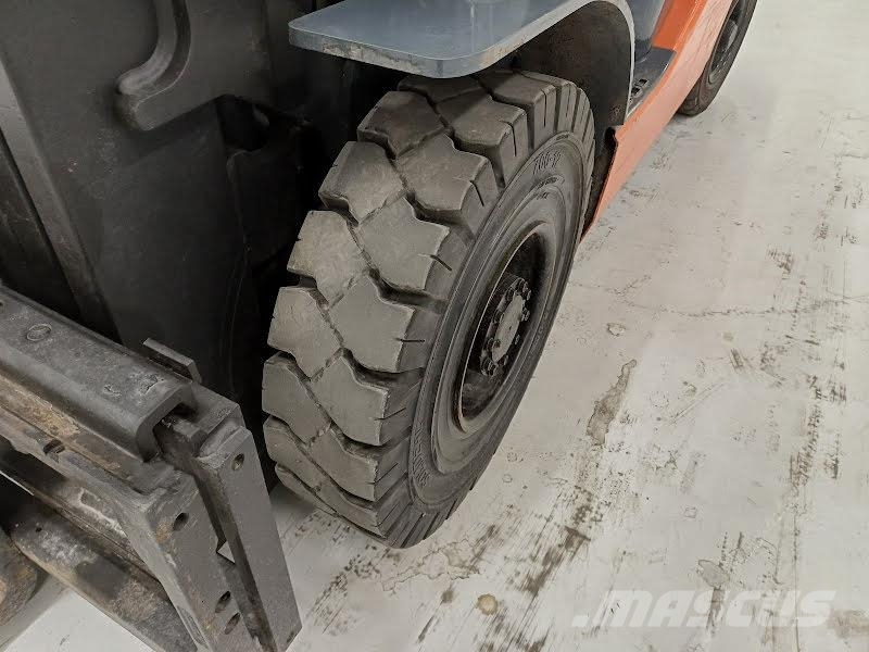 Toyota 02-8FGF25 Газовые погрузчики