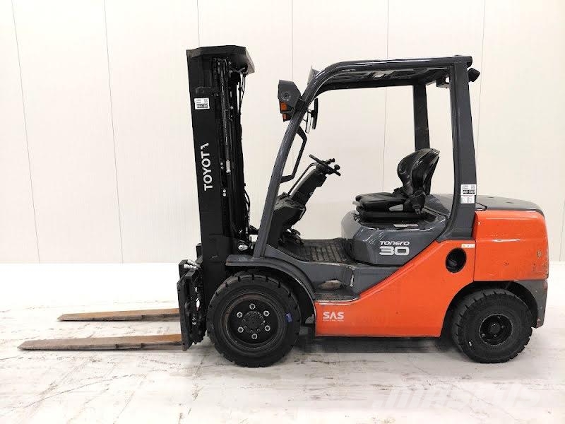 Toyota 02-8FDF30 Дизельные погрузчики