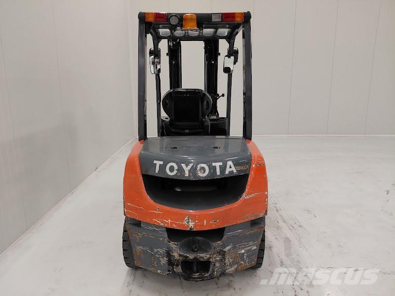 Toyota 02-8FDF30 Дизельные погрузчики